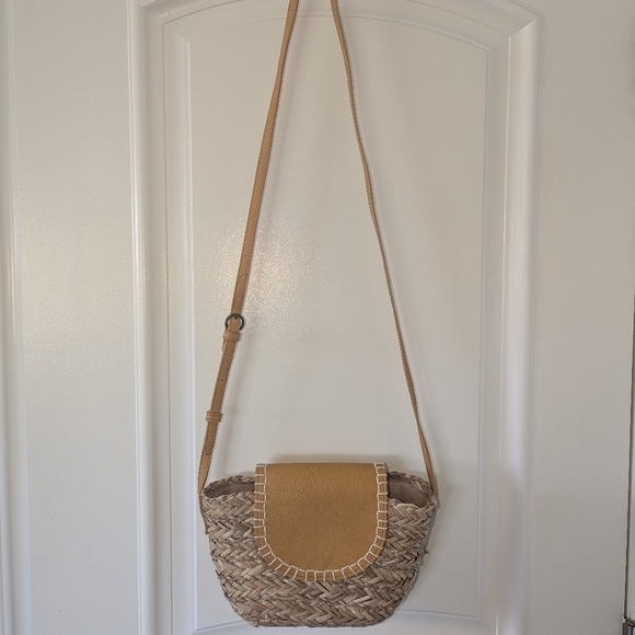 Woven Mixed Material Universal Threads Purse - Picture 2 of 5